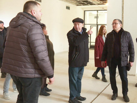 Поменять цвет стен в новой школе на Байконуре посоветовал Артамонов