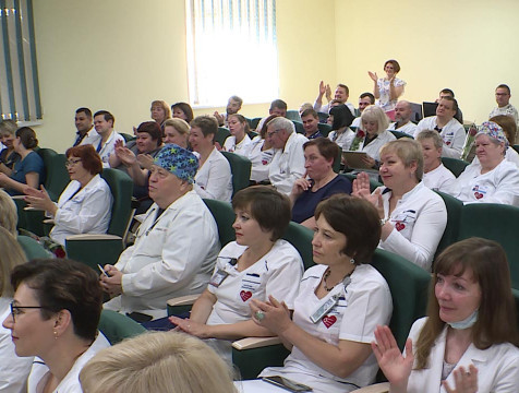 В преддверие Дня медработника поздравления принимали сотрудники Калужской областной клинической больницы