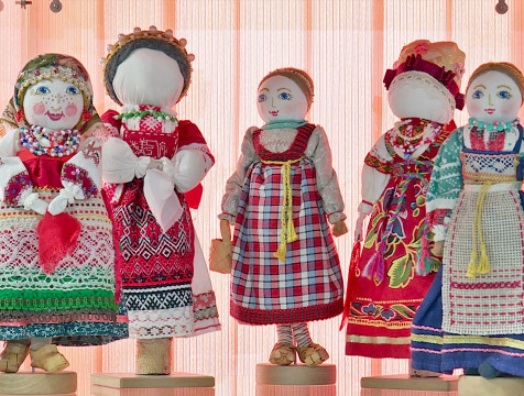 Выставку кукол Татьяны Климкиной представили калужанам