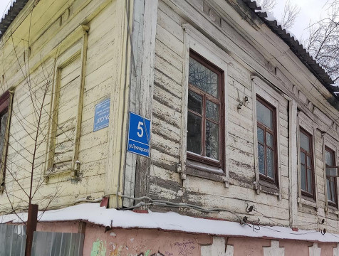 В Калуге снесли дом драматурга Соловьева