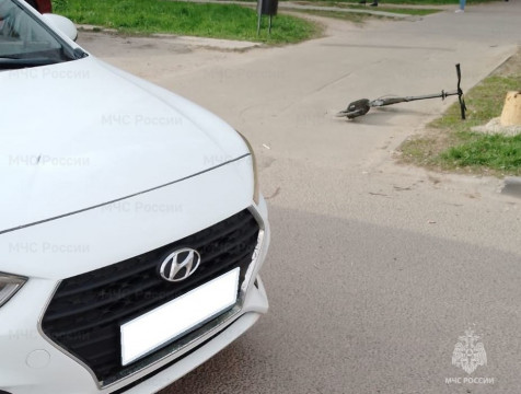 В Обнинске подросток на самокате попал под колёса машины