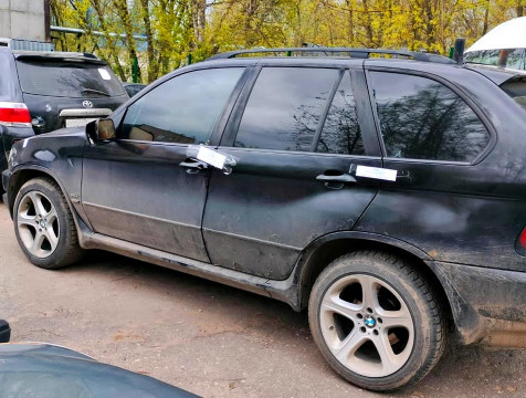 В Калужской области BMW арестовали из-за 503 неоплаченных штрафов
